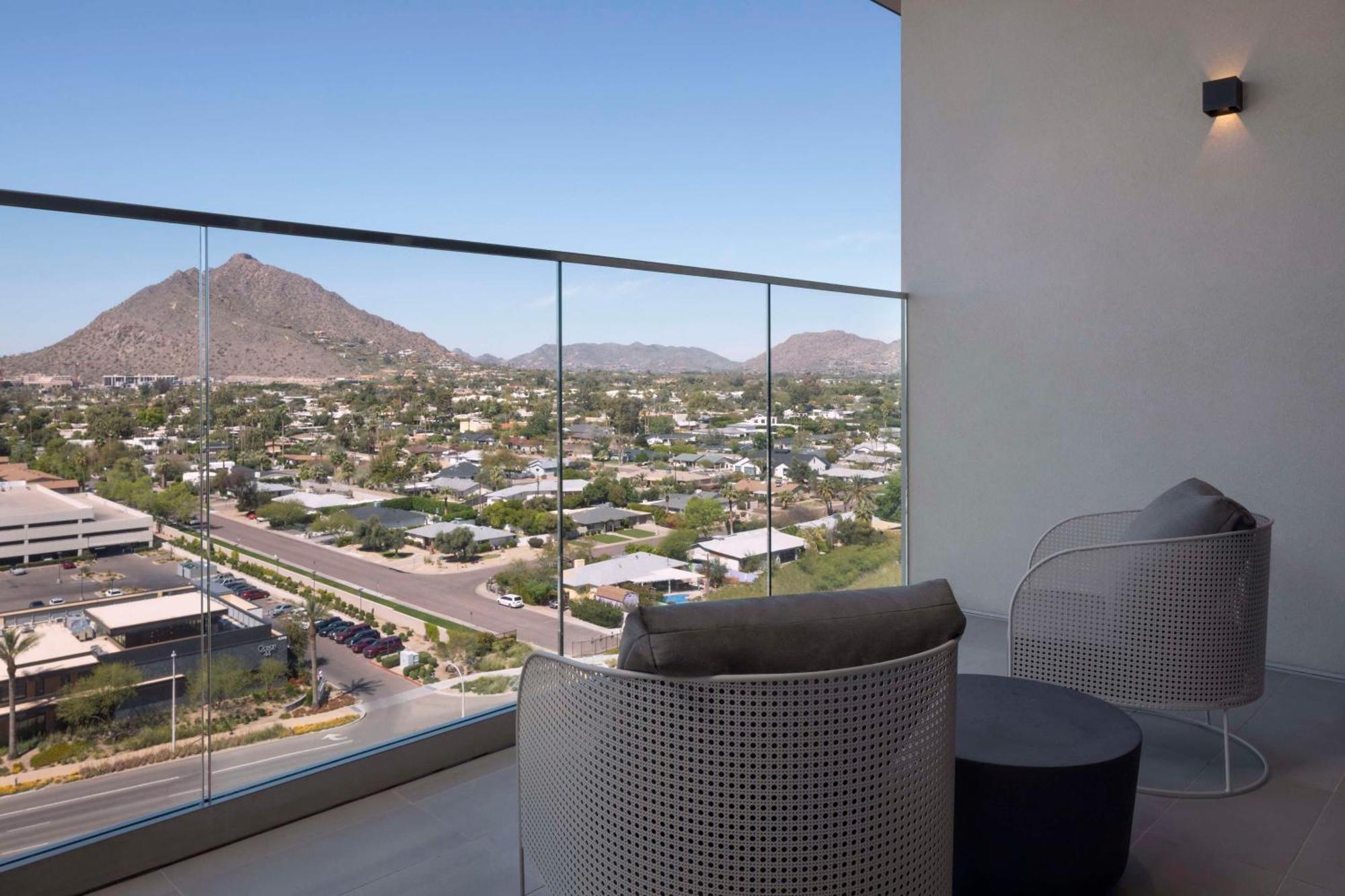 Caesars Republic Scottsdale, A Hilton Hotel