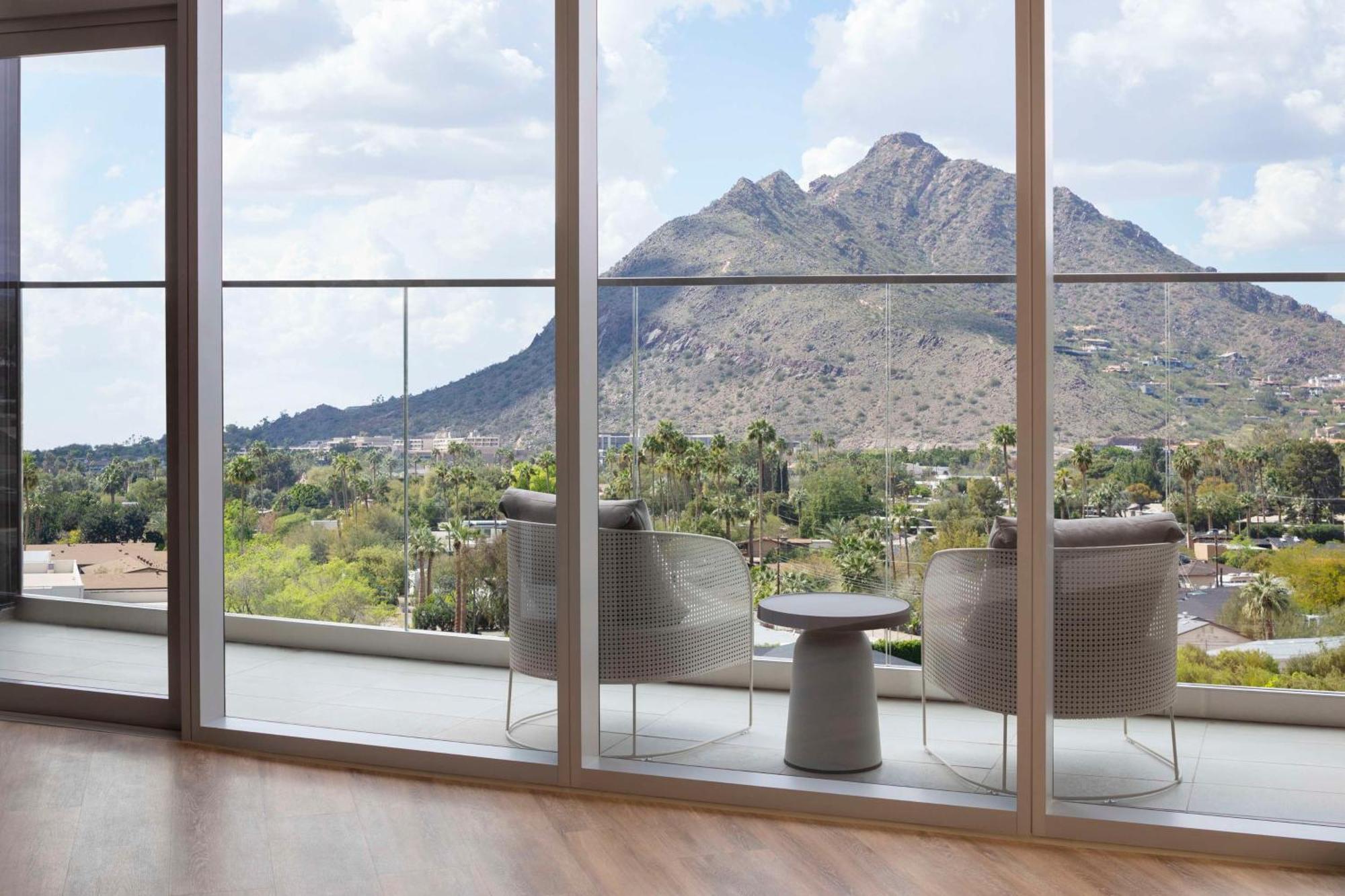 Hotel Caesars Republic Scottsdale, A Hilton