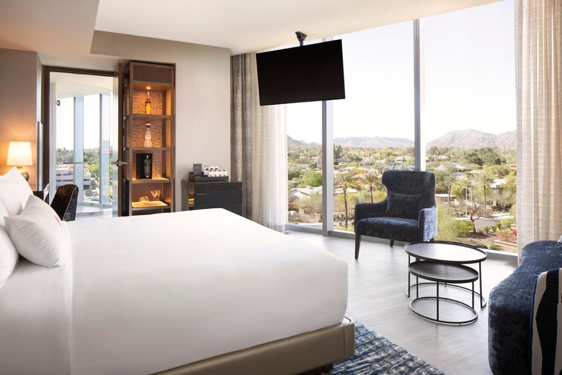 Caesars Republic Scottsdale, A Hilton 4* Scottsdale