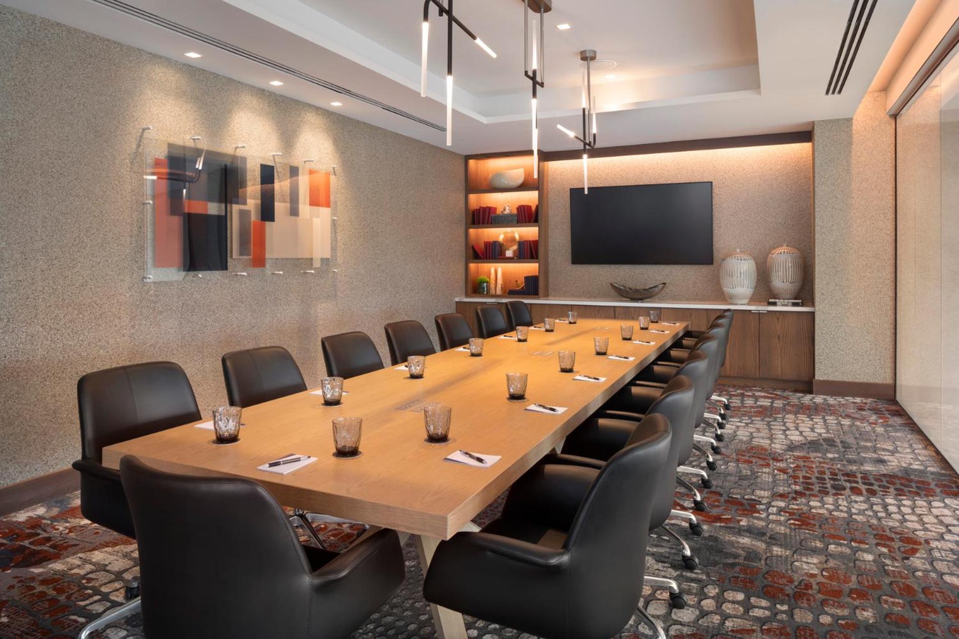Caesars Republic Scottsdale, A Hilton 4*
