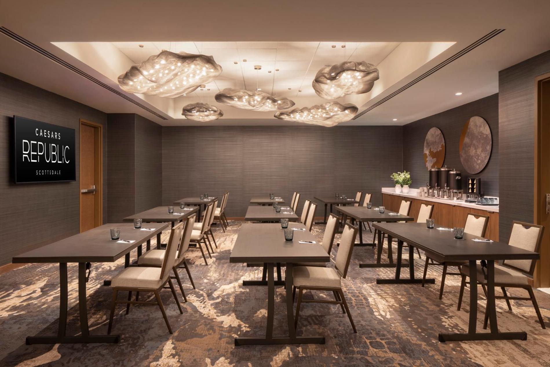 Hotel Caesars Republic Scottsdale, A Hilton