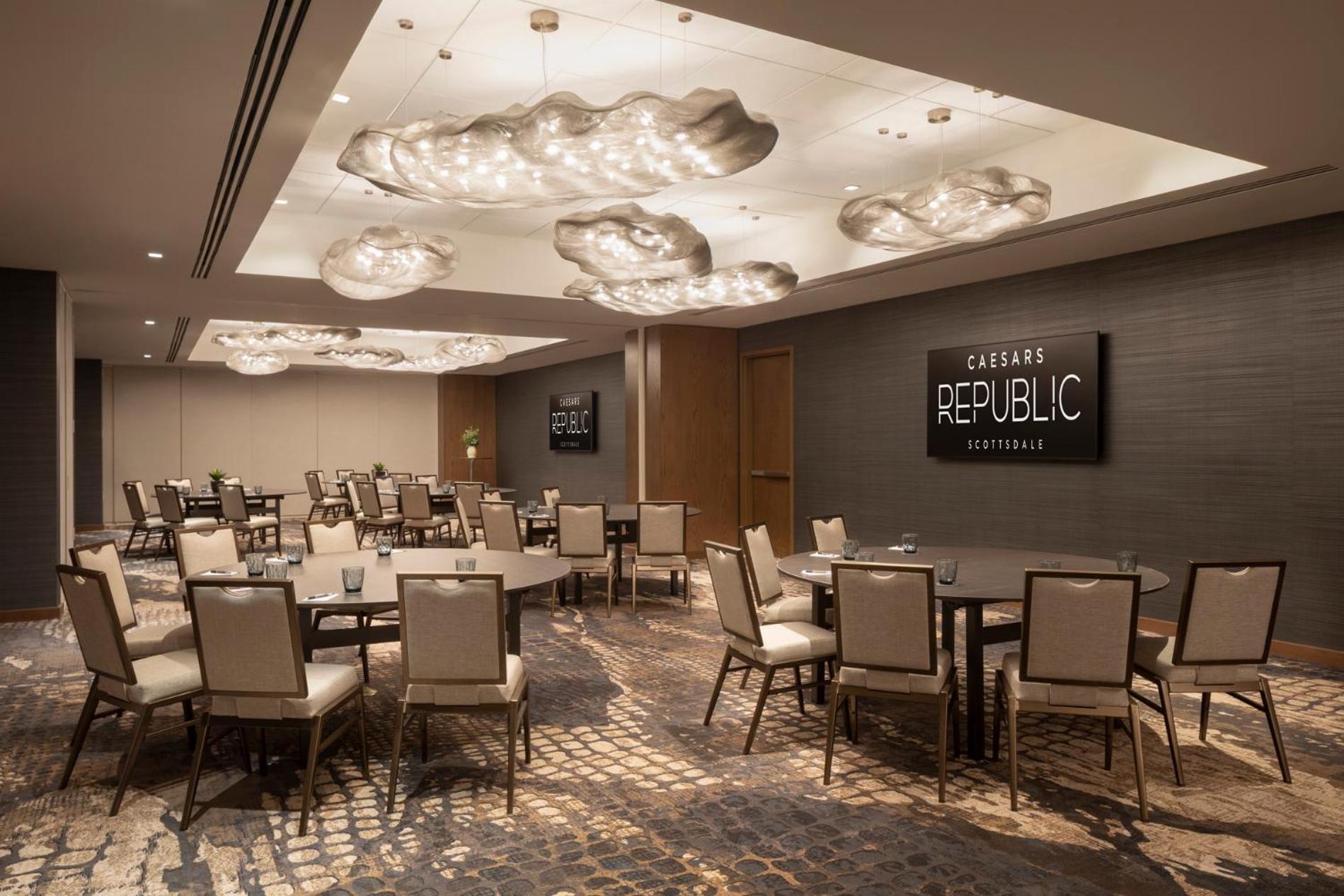 Caesars Republic Scottsdale, A Hilton 4*