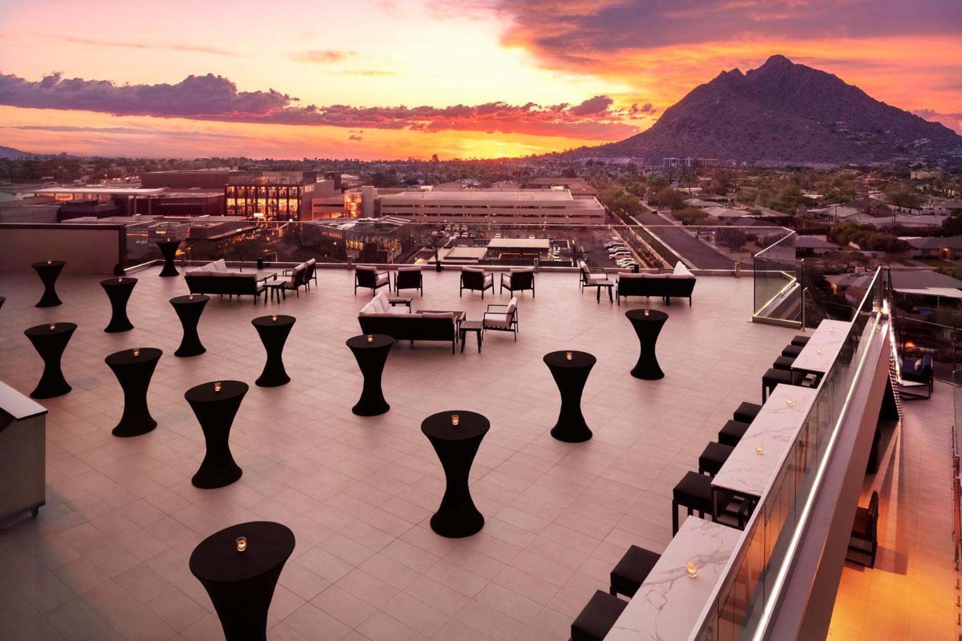 Caesars Republic Scottsdale, A Hilton