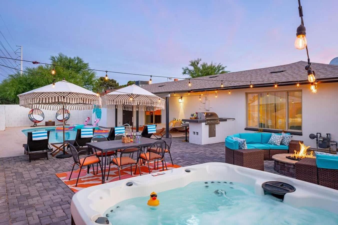 Pink Palms - Bachelorette Dream Pool Bbq Holiday home
