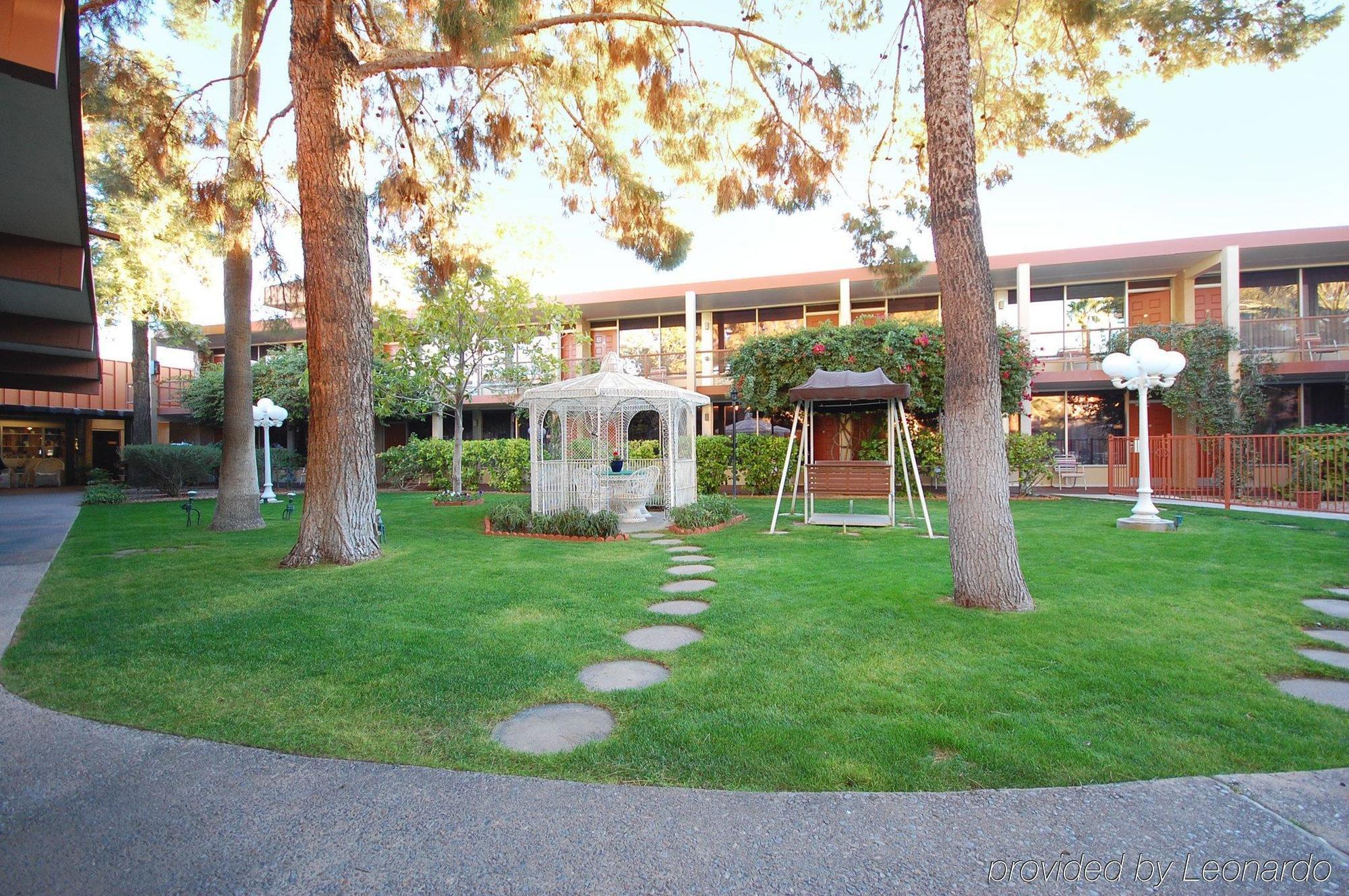 Western Papago & Hotel Scottsdale