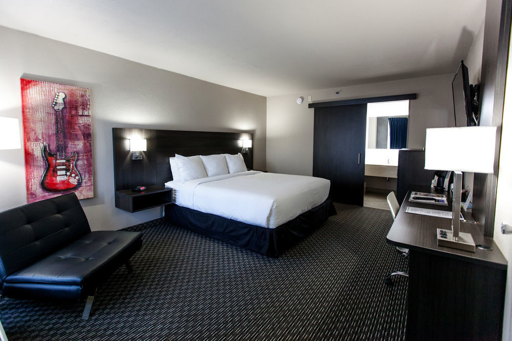 Adeline, Scottsdale, A Tribute Portfolio 4* Scottsdale