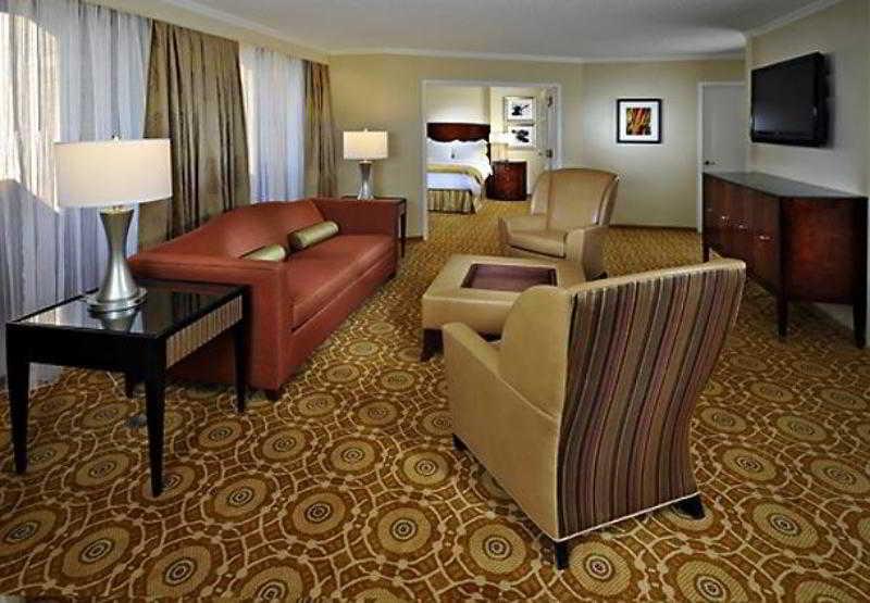Hotel Marriott Old Town 3*