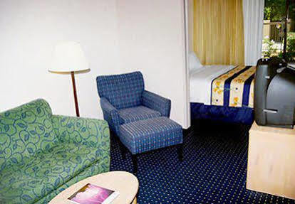 Hotel Springhill North 3*