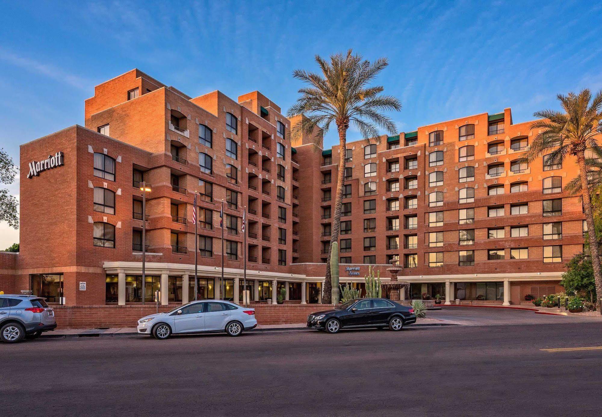 Marriott Old Town Hotel 3*