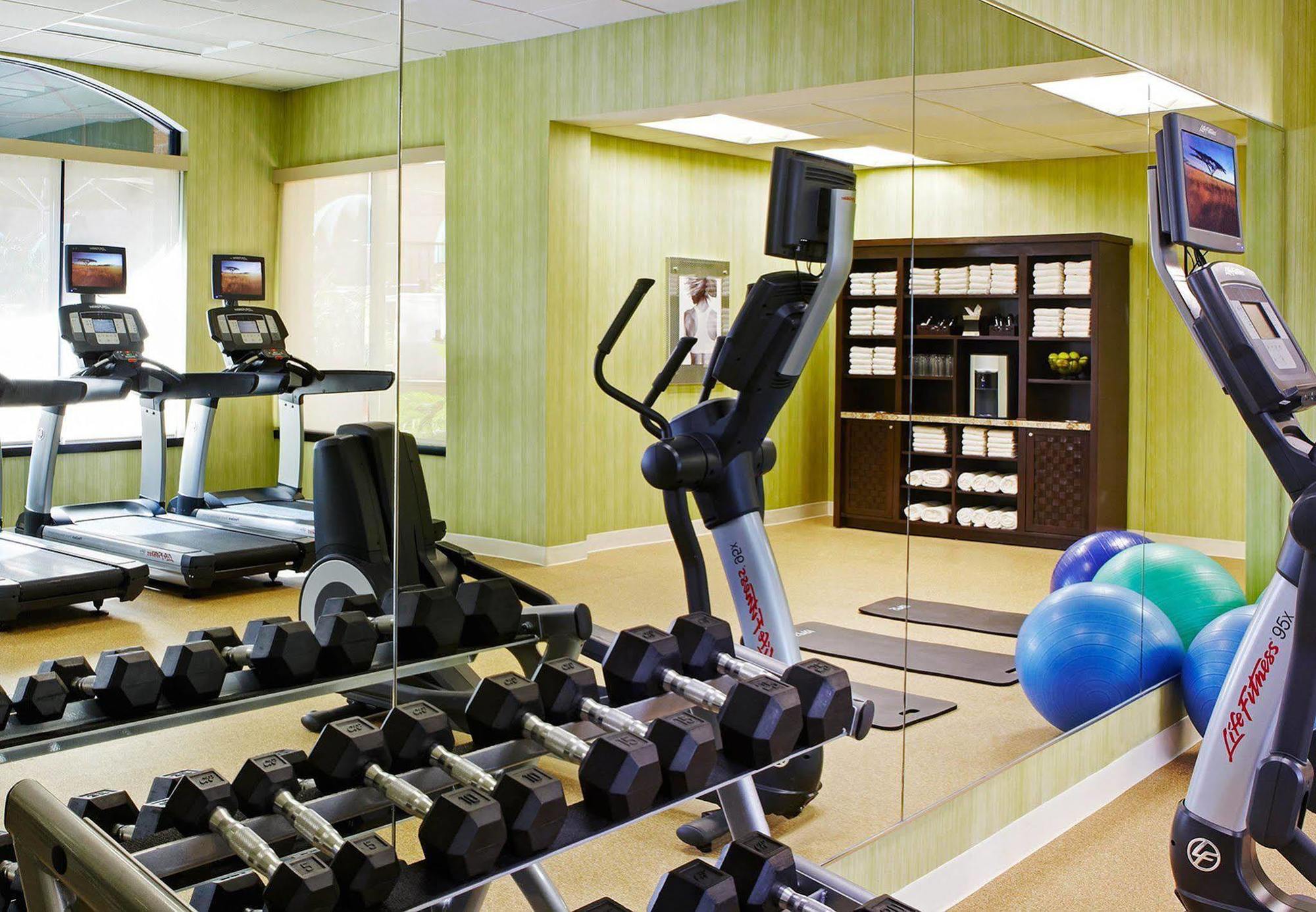 Marriott Old Town Hotel 3*