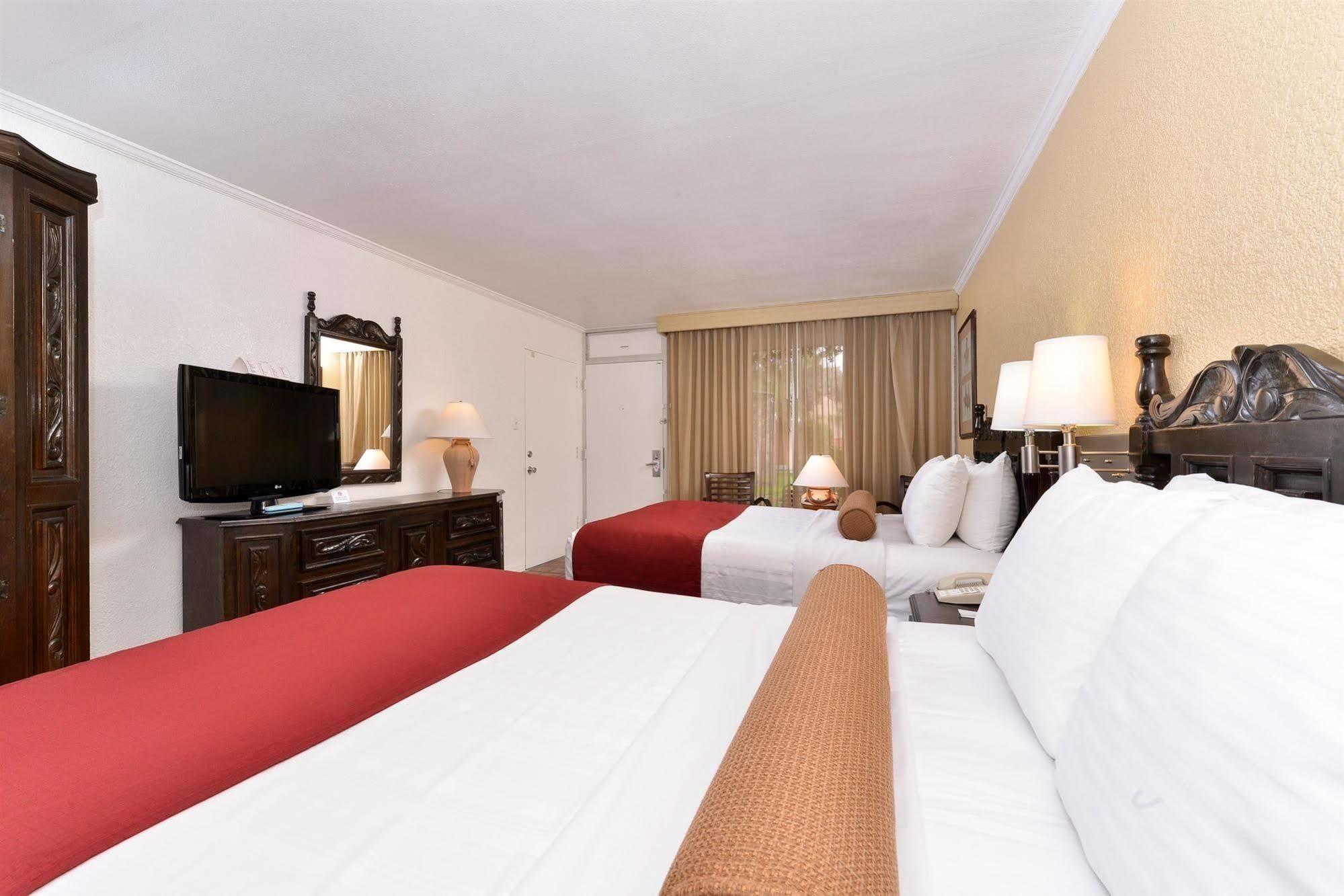Western Papago & Hotel