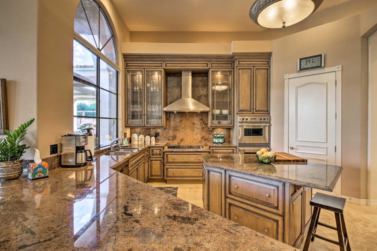 Holiday home Lavish Paradise Valley With Sports Court And Pool