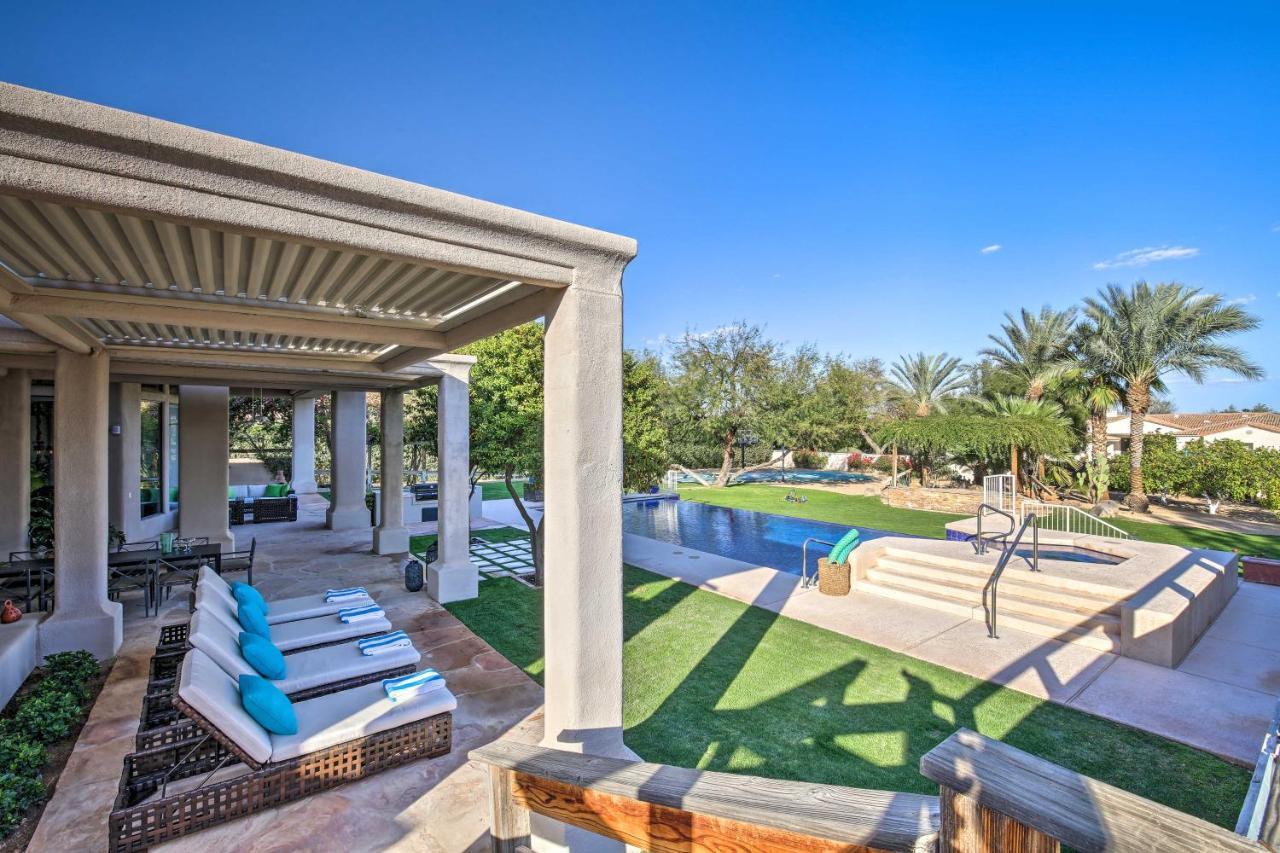 Holiday home Lavish Paradise Valley With Sports Court And Pool